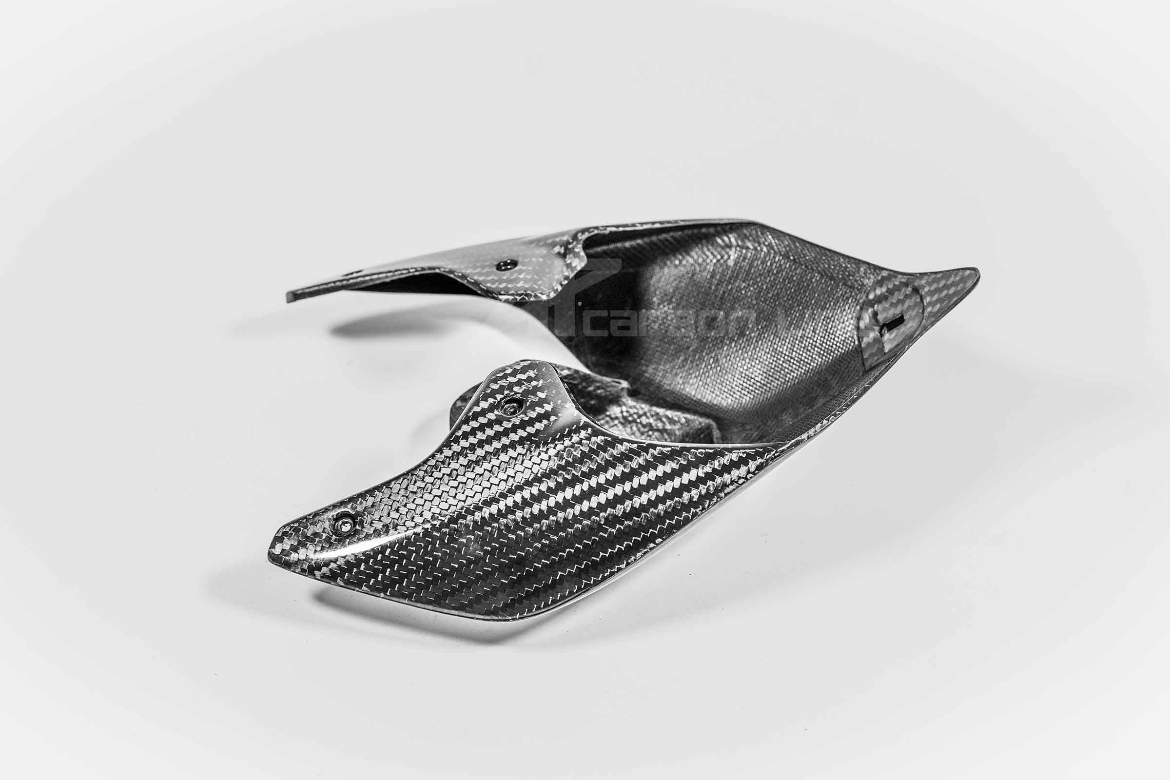 Carena trasera de carbono 400g AP Carbon Line Ducati Panigale V4/S/R (18-24) 