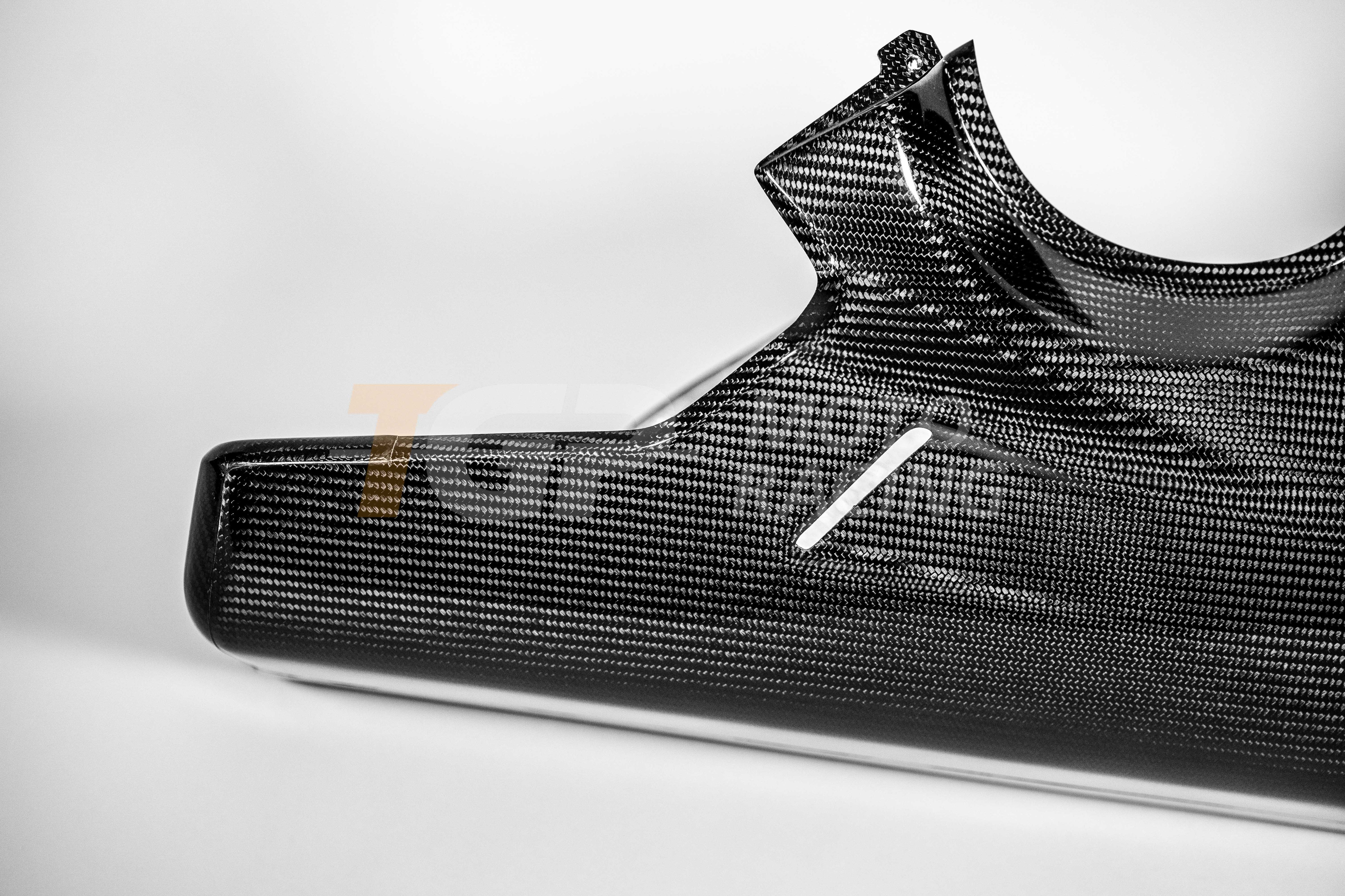 Deflector de motor 200 g Carbon AP Carbon Line Ducati Panigale V4 R (2026) 