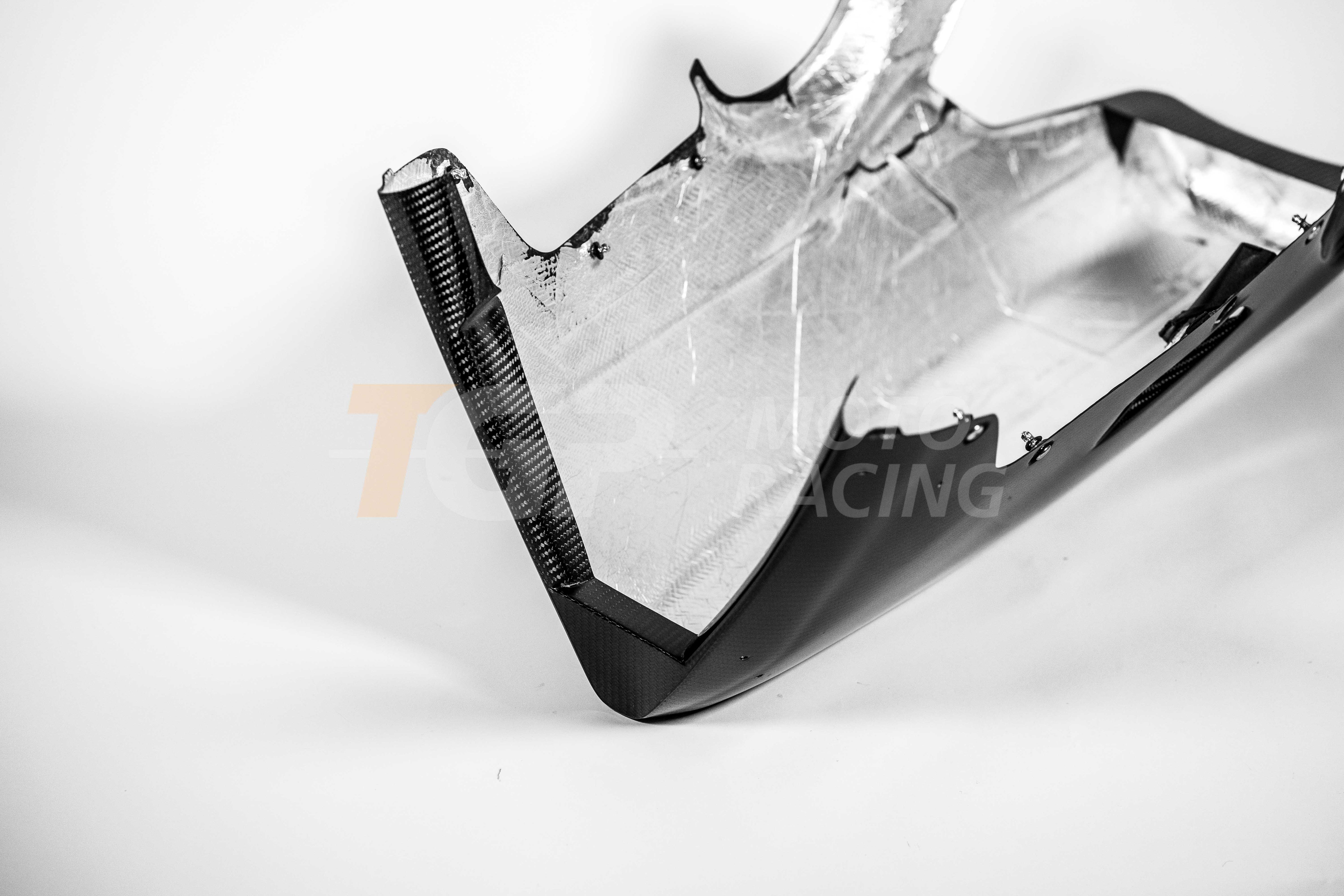 Deflector de motor 200 g Carbon AP Carbon Line Ducati Panigale V4 R (2026) 