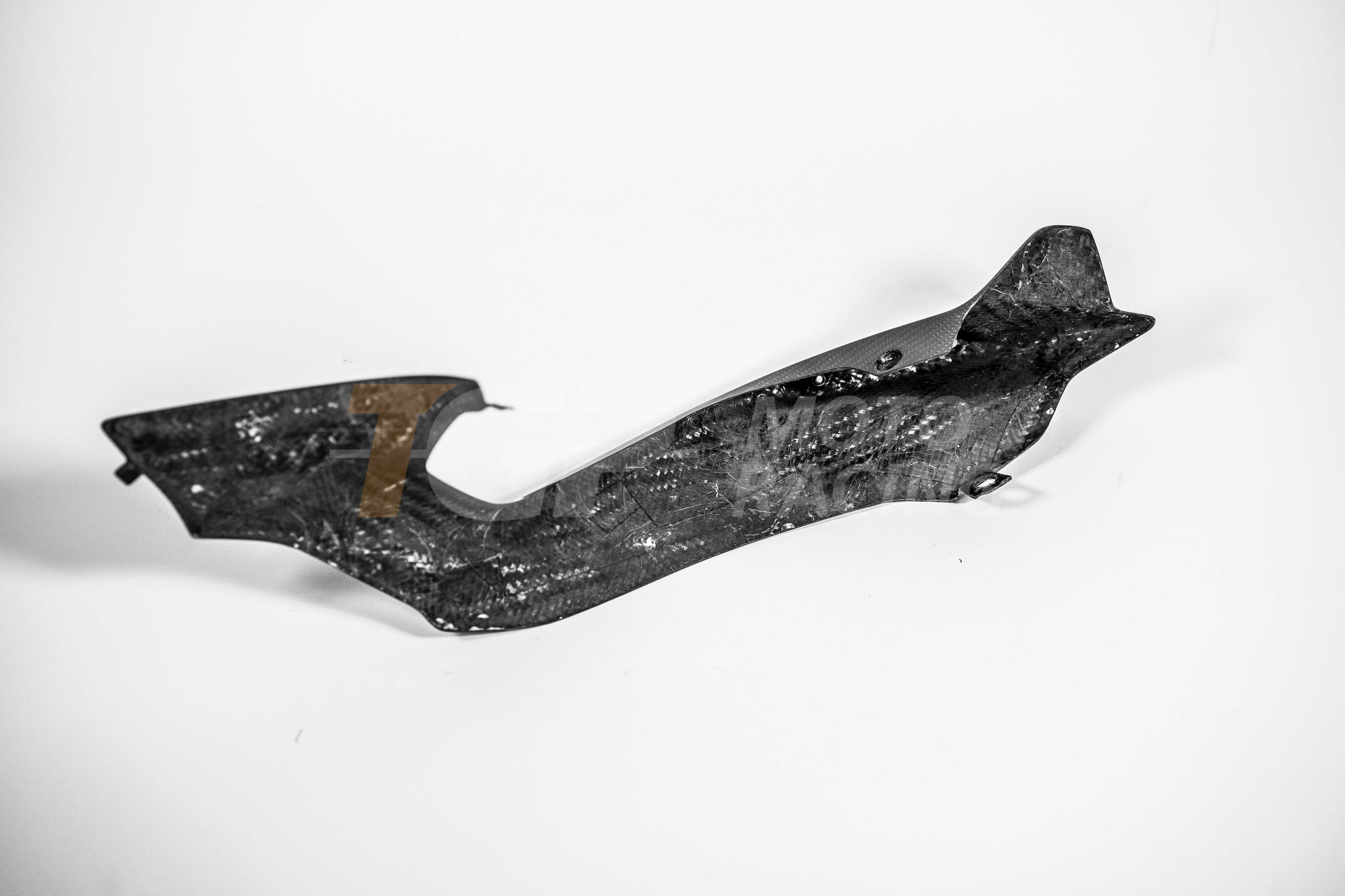 Carenado trasero derecho 200 g Carbono AP Carbon Line Ducati Panigale V4/S/R (25-26) 