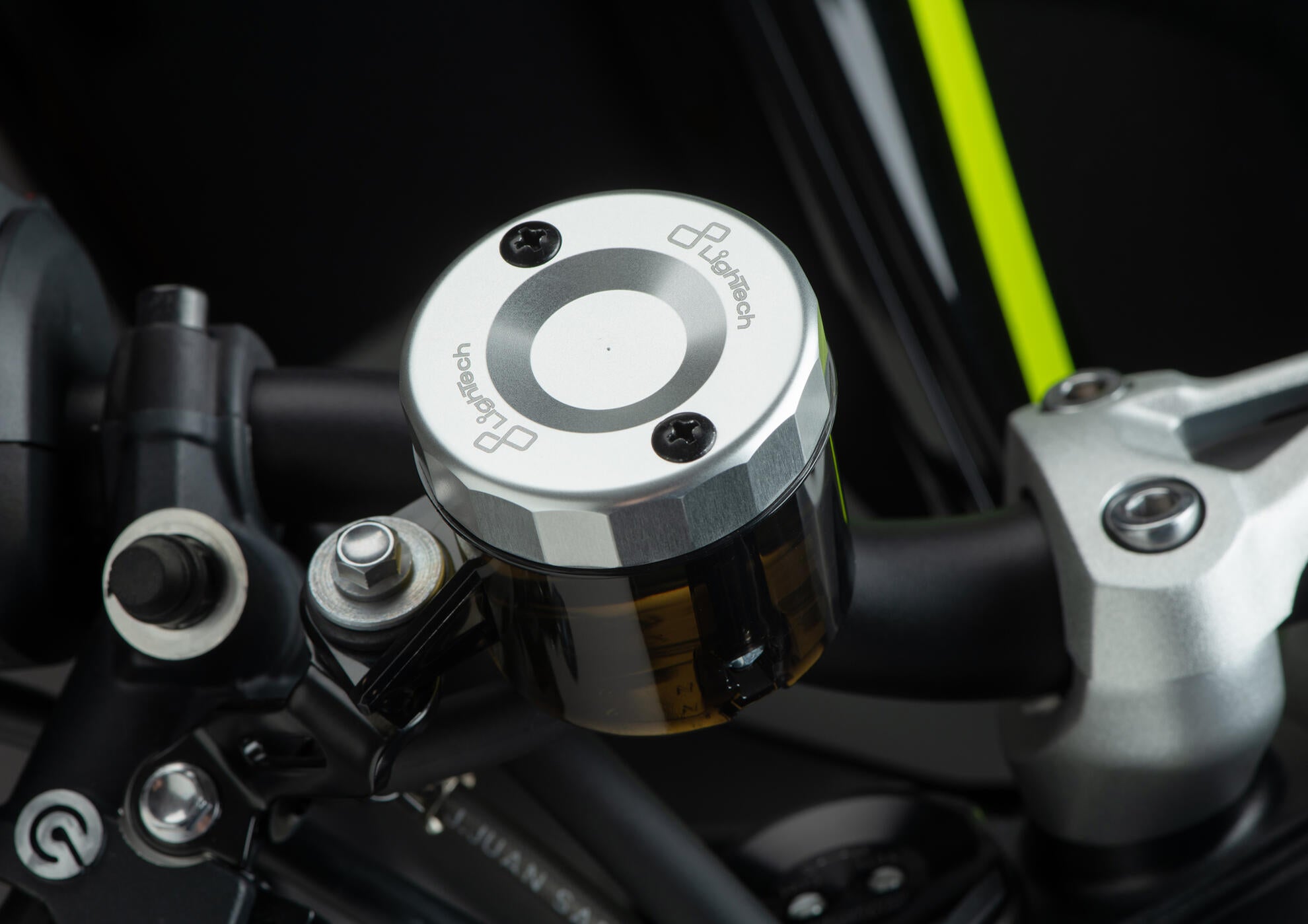 Tapa del depósito de expansión delantero LighTech Ducati Panigale 959 (16-19) FBC04 