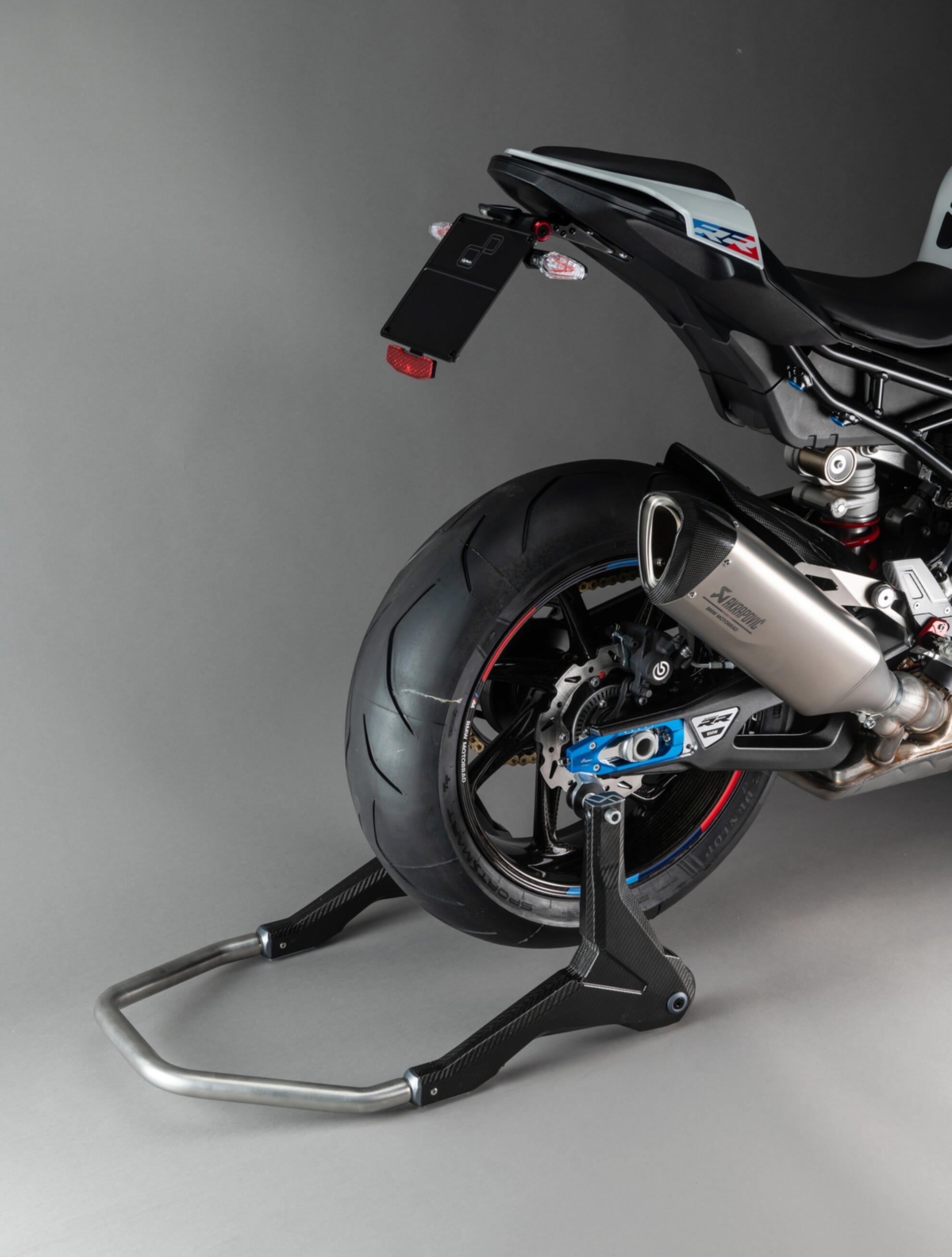 Soporte trasero de carbono LighTech Ducati Panigale V4/S (2025) con soporte para ruedas RSC004R 