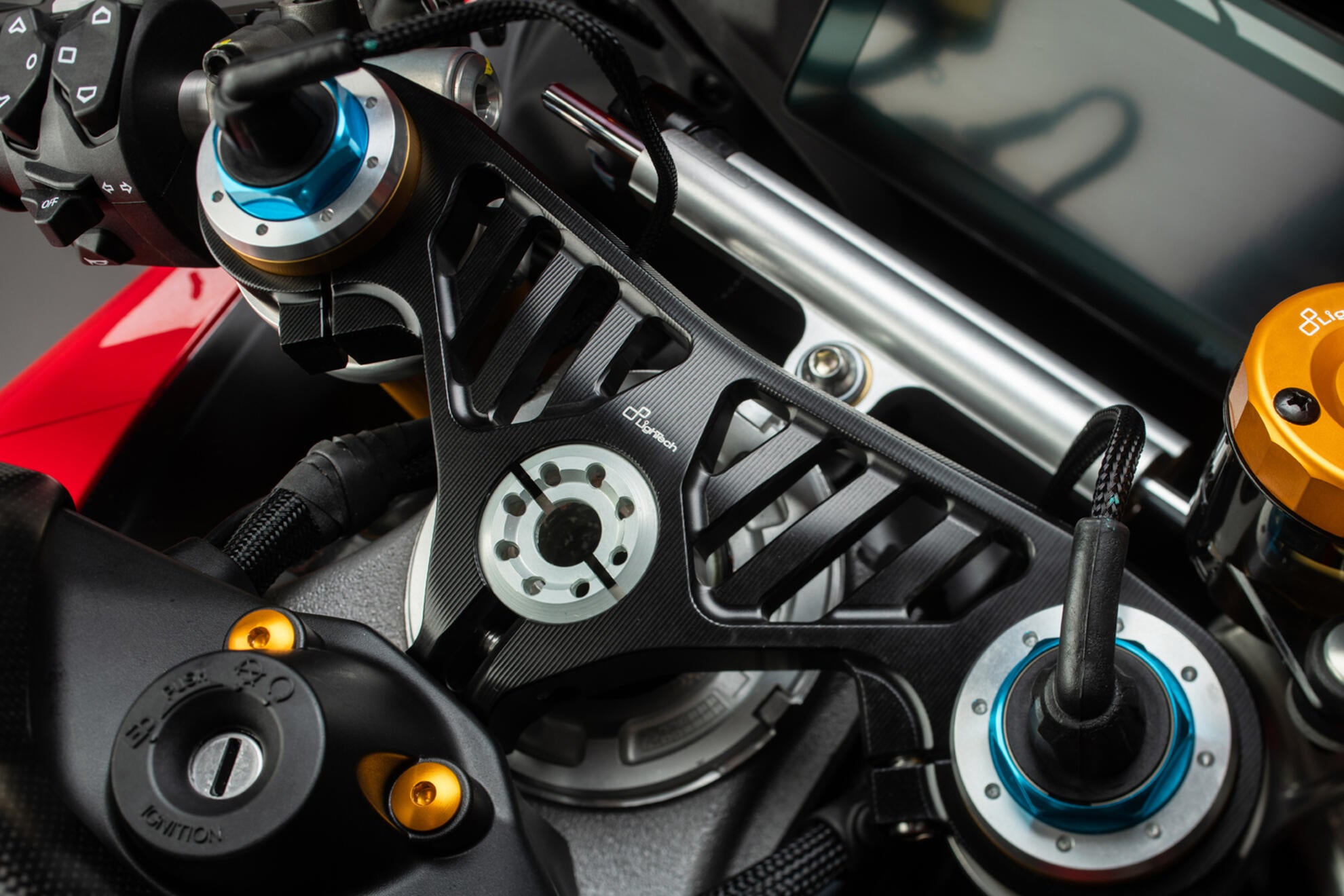 Puente de horquilla (SUPERIOR) LighTech Ducati Panigale V4/S (2025) TCADU002NER 