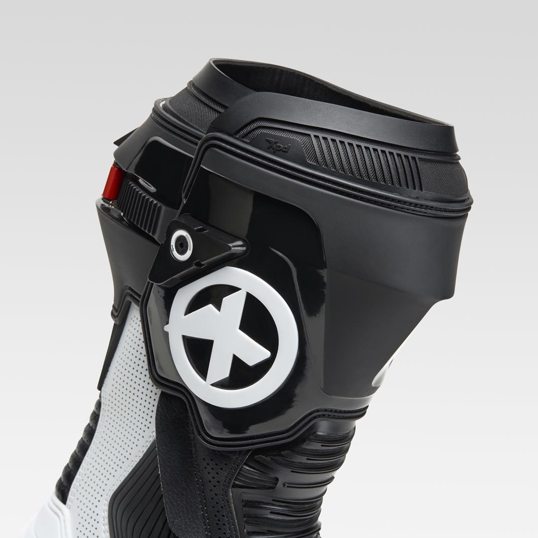 XPD XP9-S AIR bota de moto de carreras y calle perforada | Hombre | Blanco/Negro 