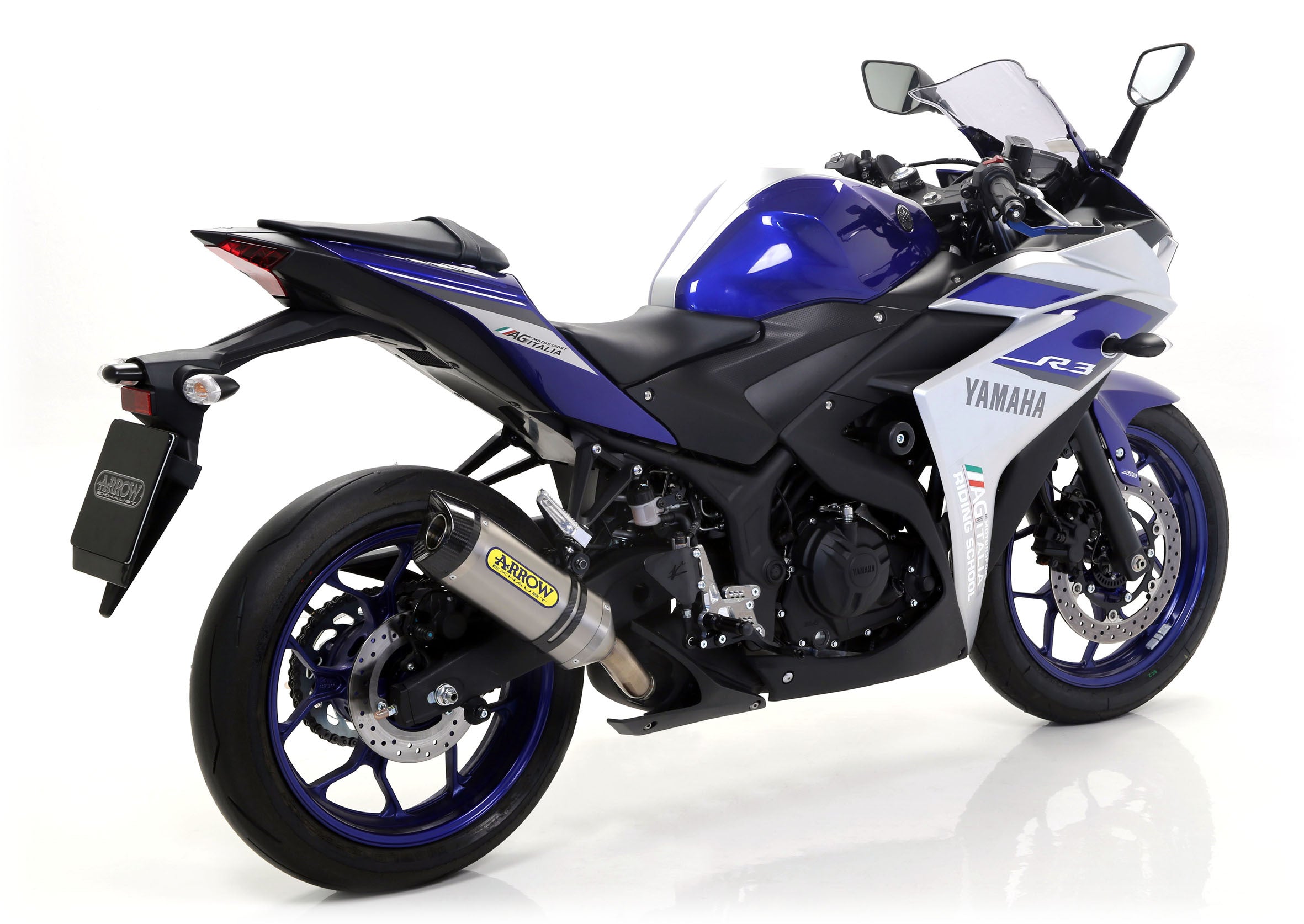 ae0deeef-1845-4a43-bd96-39be6e31c1da_Yamaha_YZFR3_15_Slip-on_PK_2.jpg