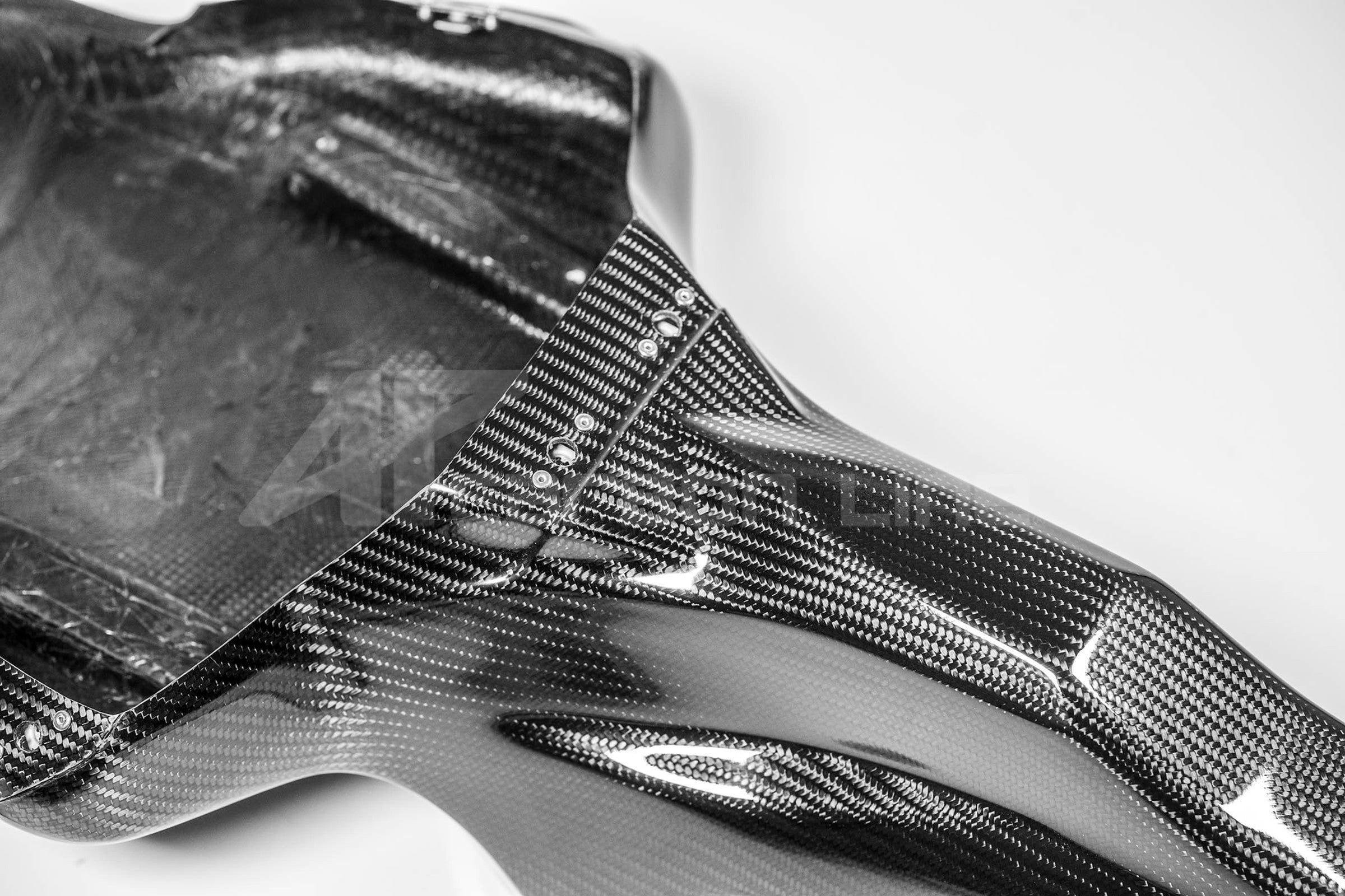 Carénage trasero 200g AP Carbon Line Yamaha YZF-R1/M RN65 (20-25) 