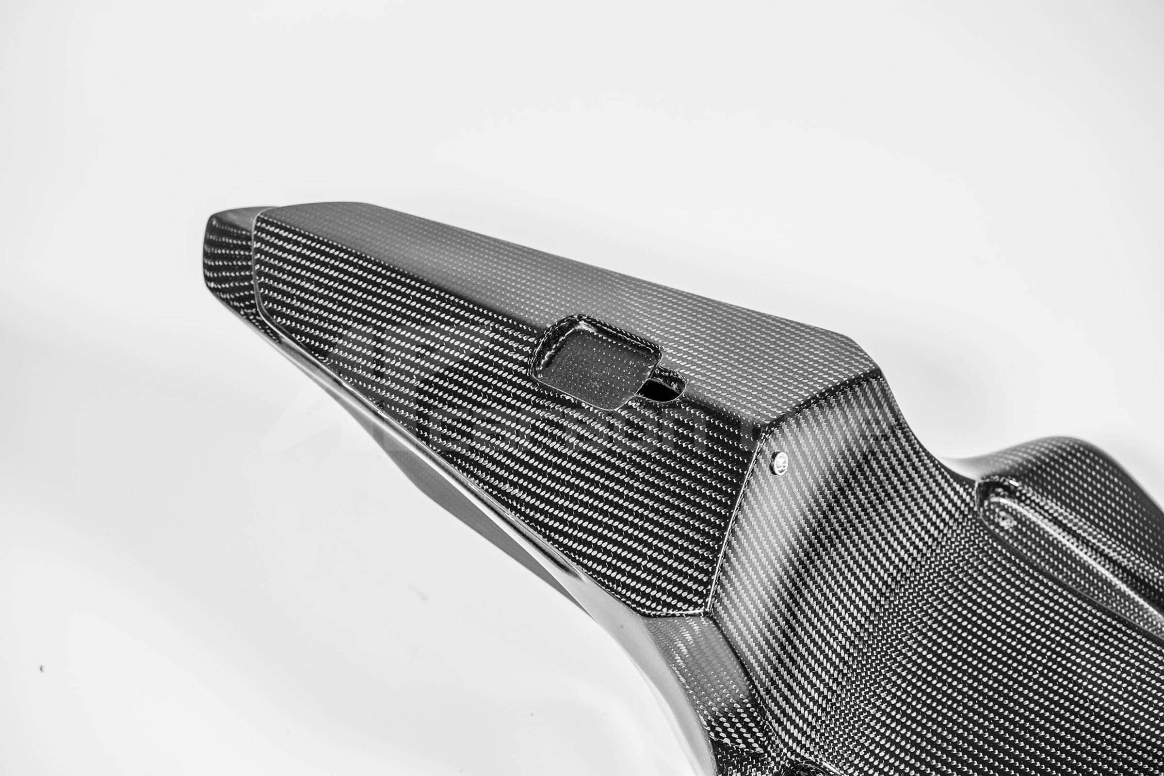 Carenado trasero 200 g AP Carbon Line Yamaha YZF-R1/M RN65 (20-26) 