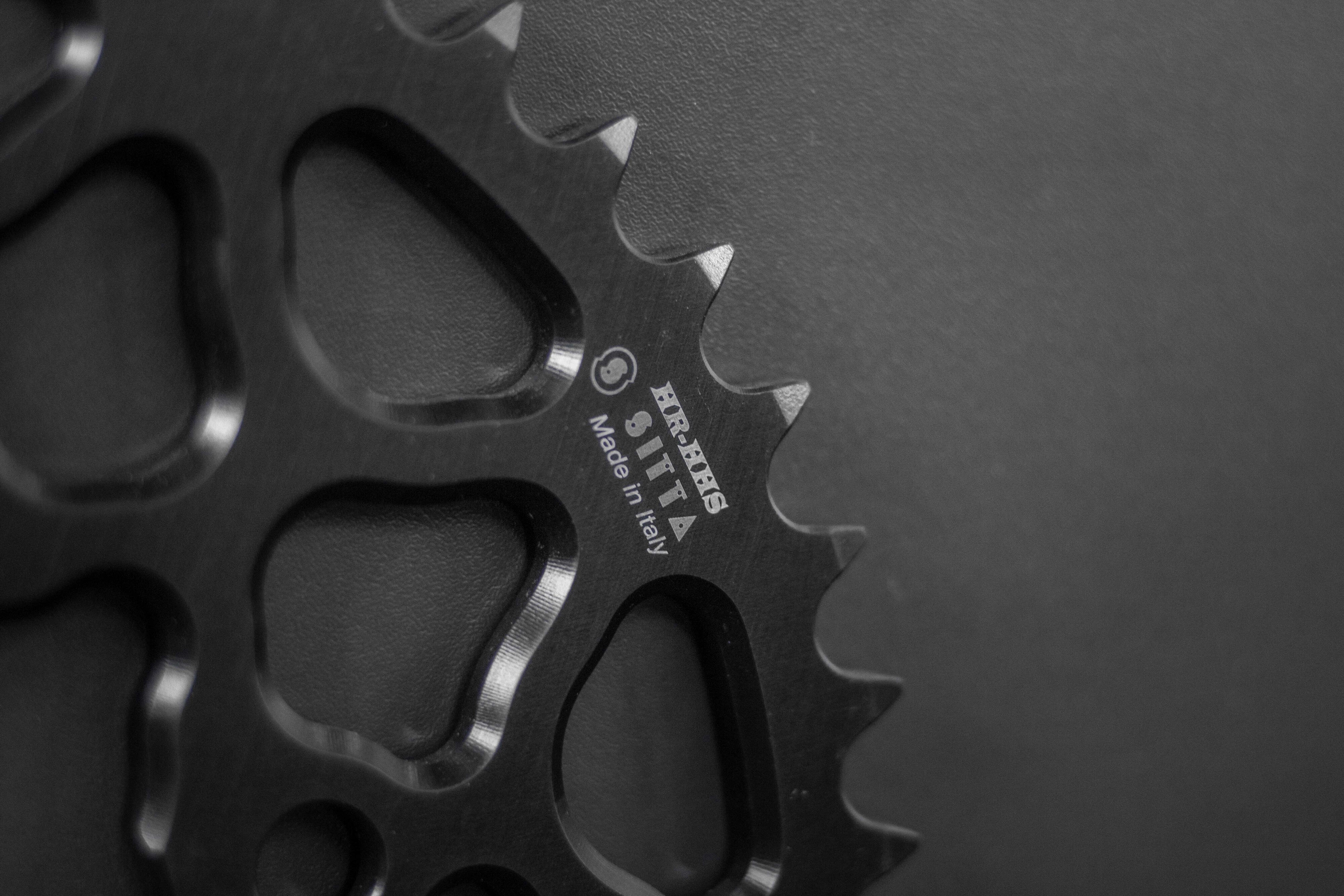 Sitta GP Rueda de cadena de aluminio BMW HP Schmiederad HP4 y HP4 Race (204Y-HR20GP) – 37-47 dientes, 520 división 