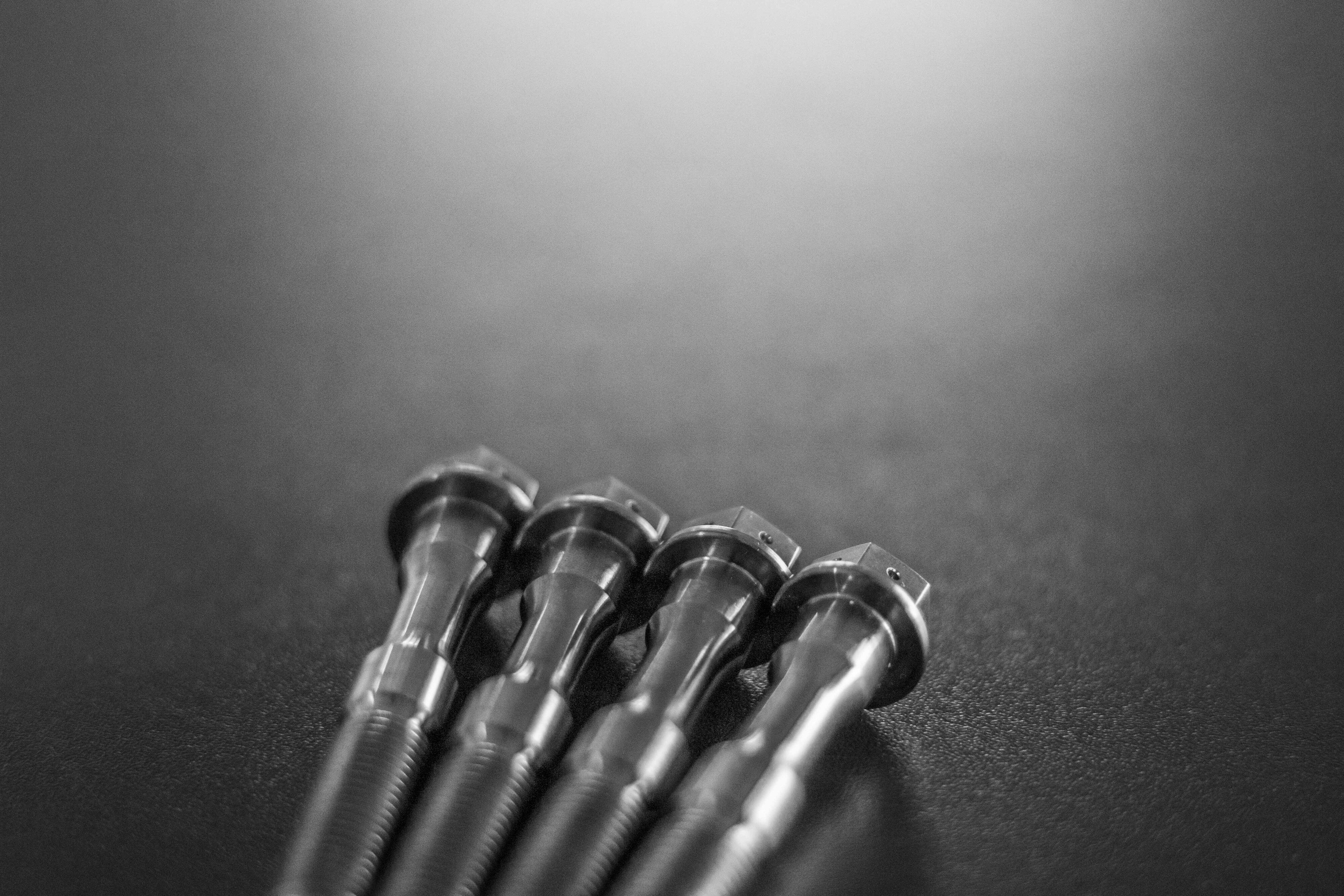 Kit de tornillos de titanio para pinza de freno Aprilia RSV4/Factory/R/RR/RF (09-16) TGP 